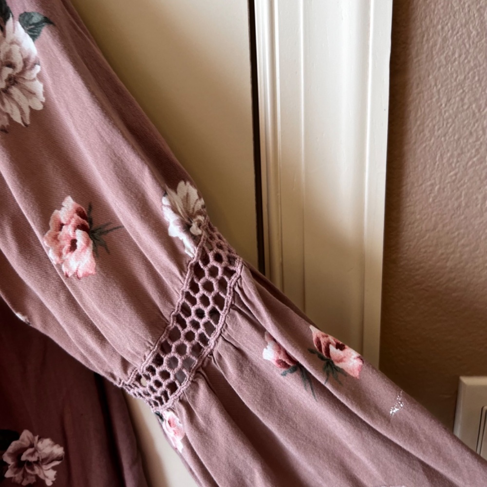 Torrid Long Sleeve Floral Print Blouse size 2 (2X) - Picture 2 of 9